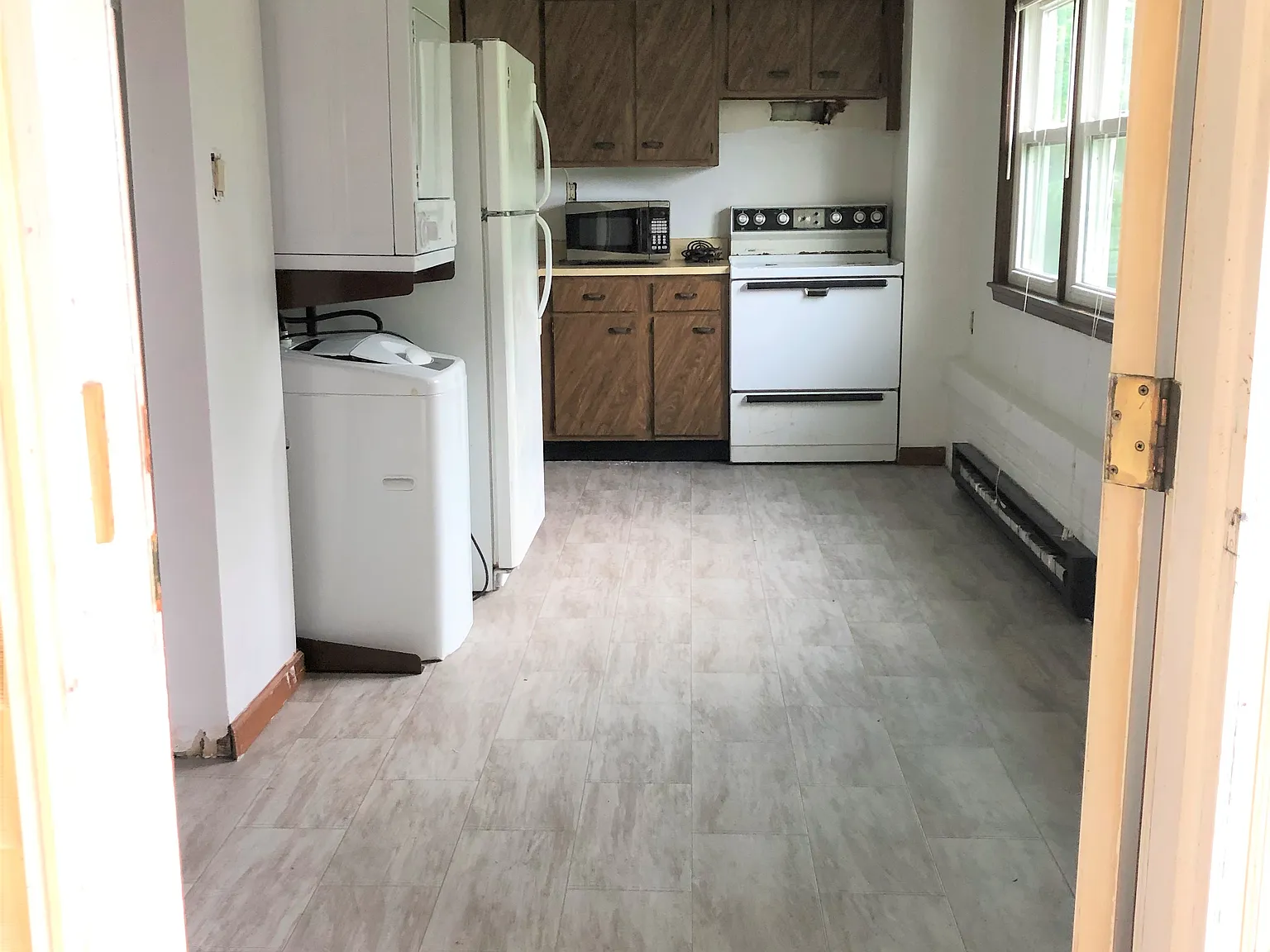 1 bed, 700 sqft, $975 — Photo 2