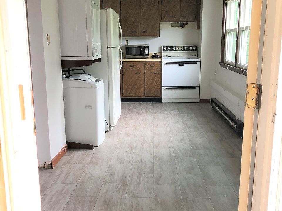 Entry + kitchen