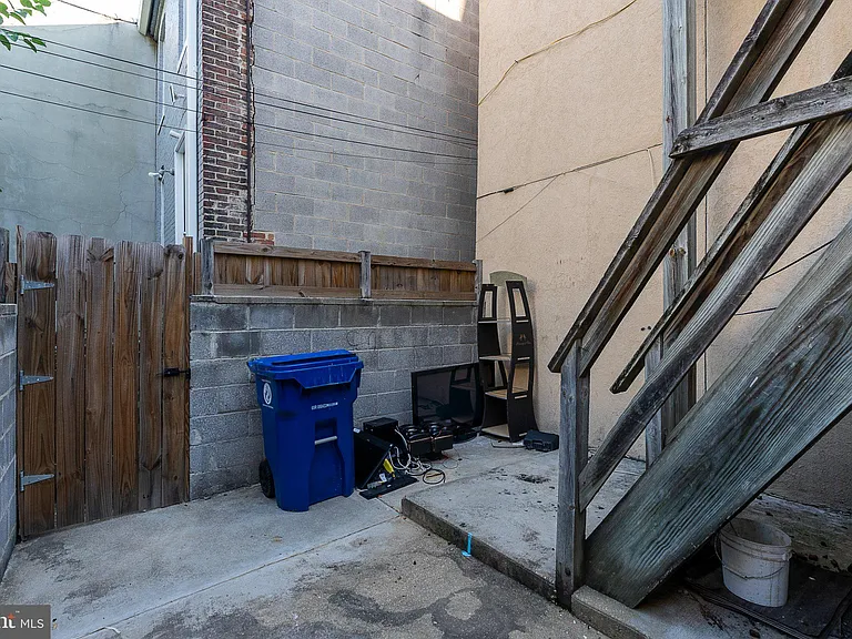 1818 E Pratt St #B — Photo 18