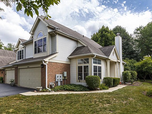2nd image of 30W024 Laurel Ct