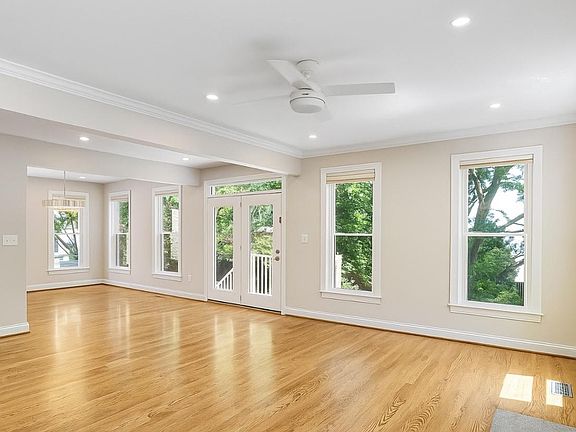Great room - breakfast room