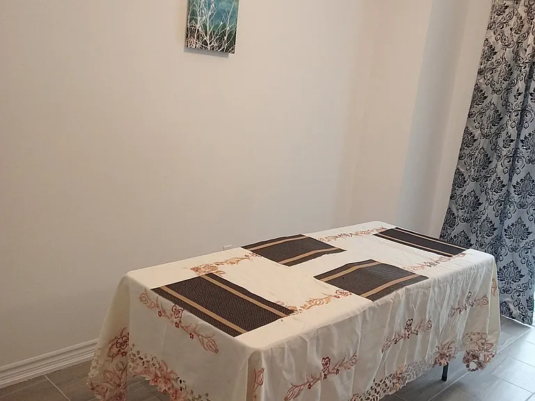 38 Milson Cres — Photo 11