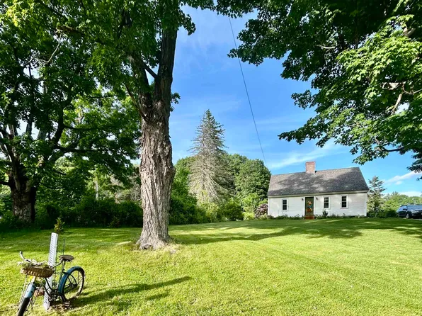 495 Sanborn Rd, Sanbornton, NH 03269