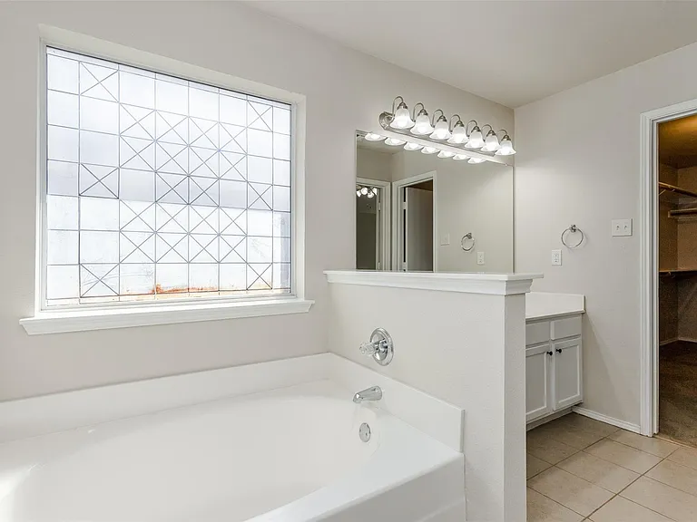 1017 Caleb St — Photo 36