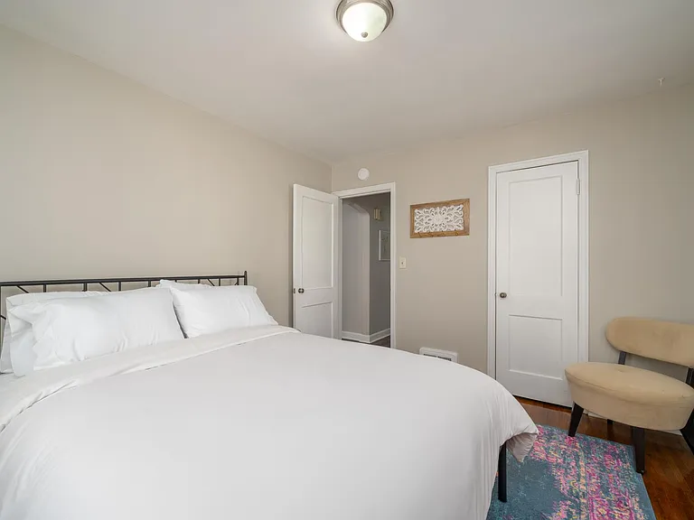 1219 S Glendale Ave — Photo 10