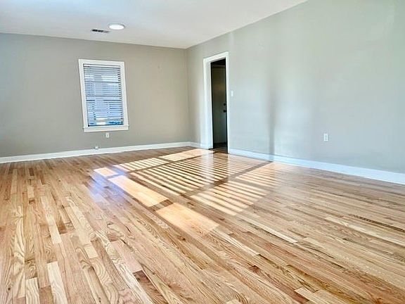 2nd image of 715 S Jefferson Ave