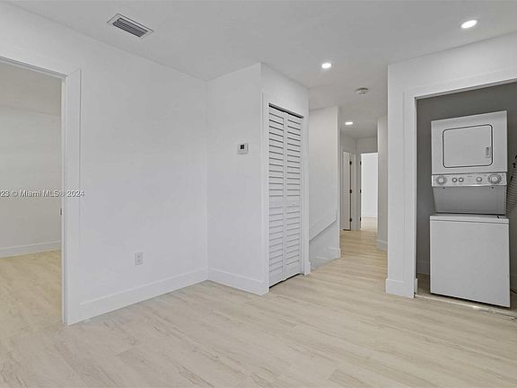 5th image of 2652 SW 34th Ave #2652