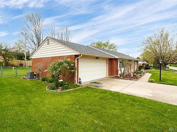3rd image of 3064 Gracemore Ave
