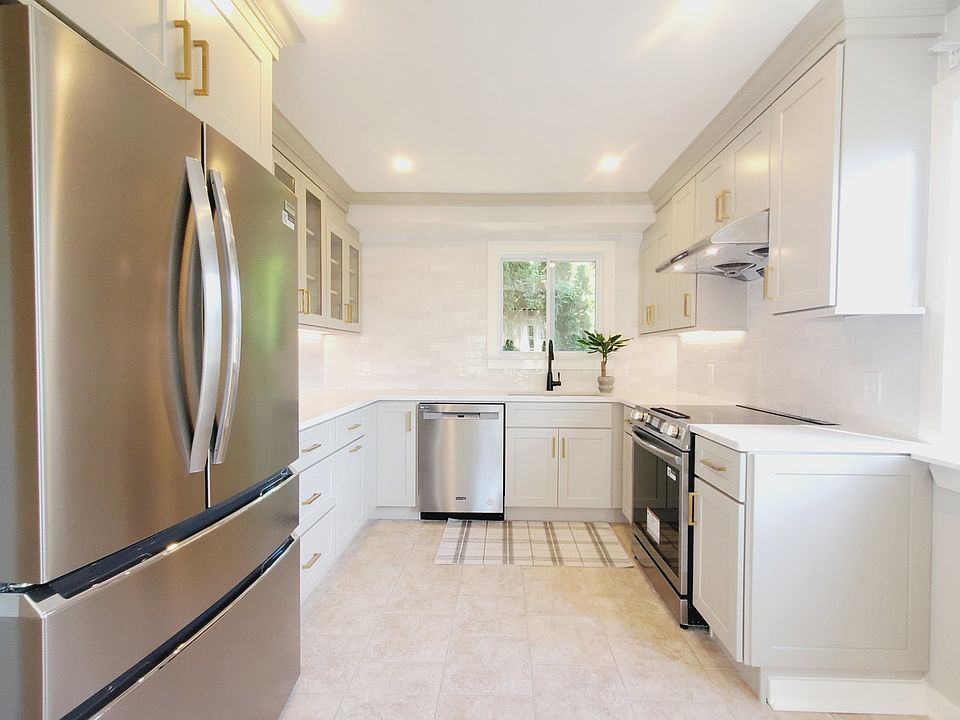 1st image of 88 Dean St #2