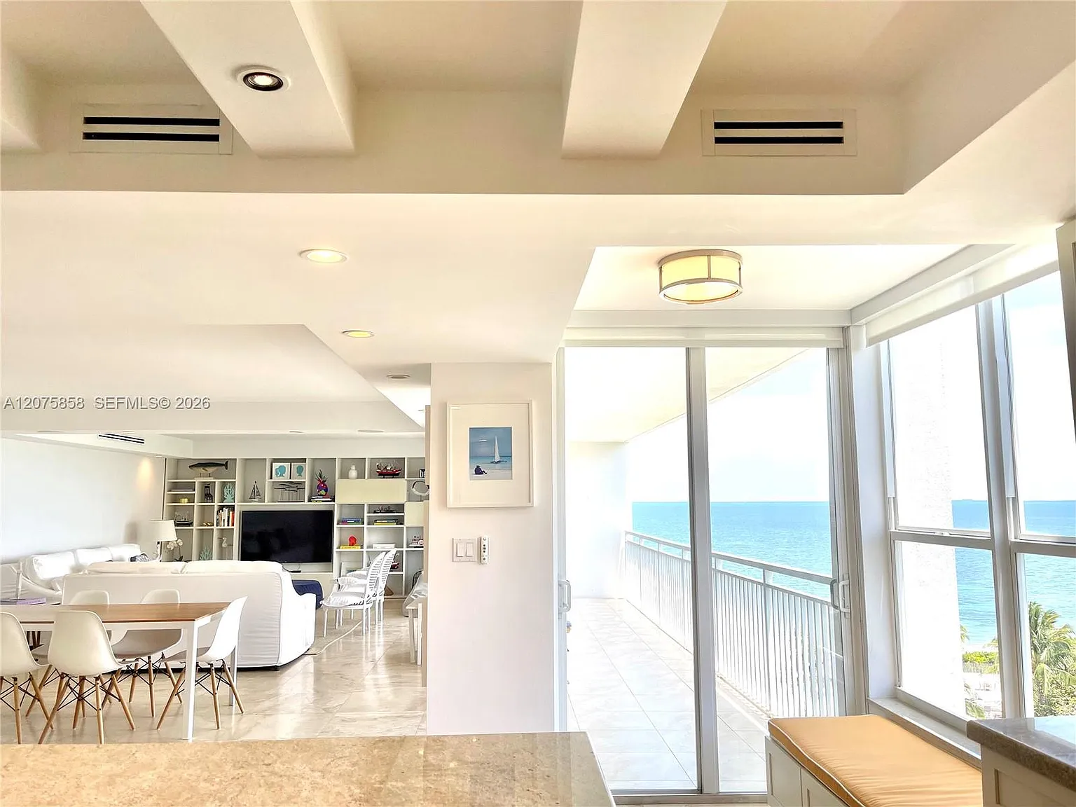 Sands Of Key Biscayne Con — Photo 4