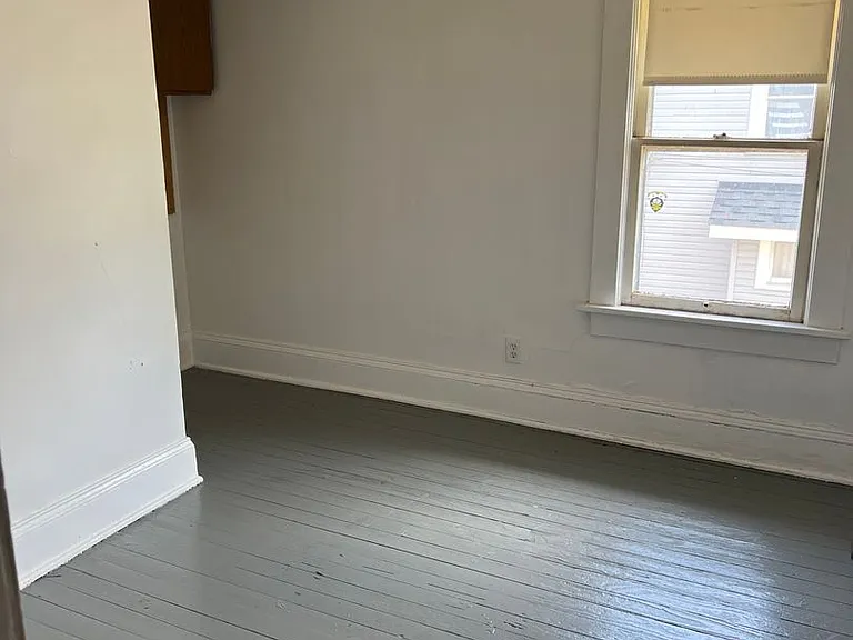 2211 18th St NE — Photo 8