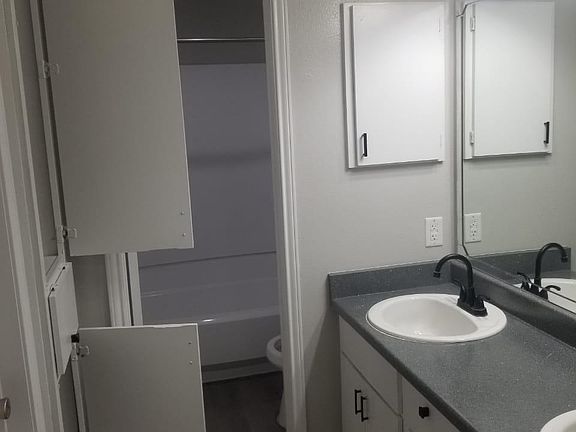 3rd image of 6530 Timberhill Dr #103