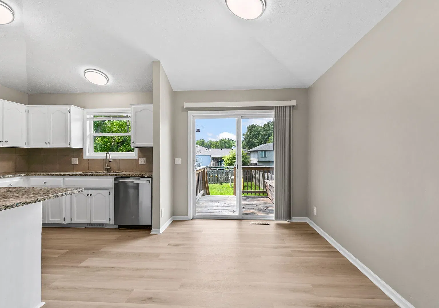 3 bed, 2.5 bath, 1528 sqft, $2,200 — Photo 4