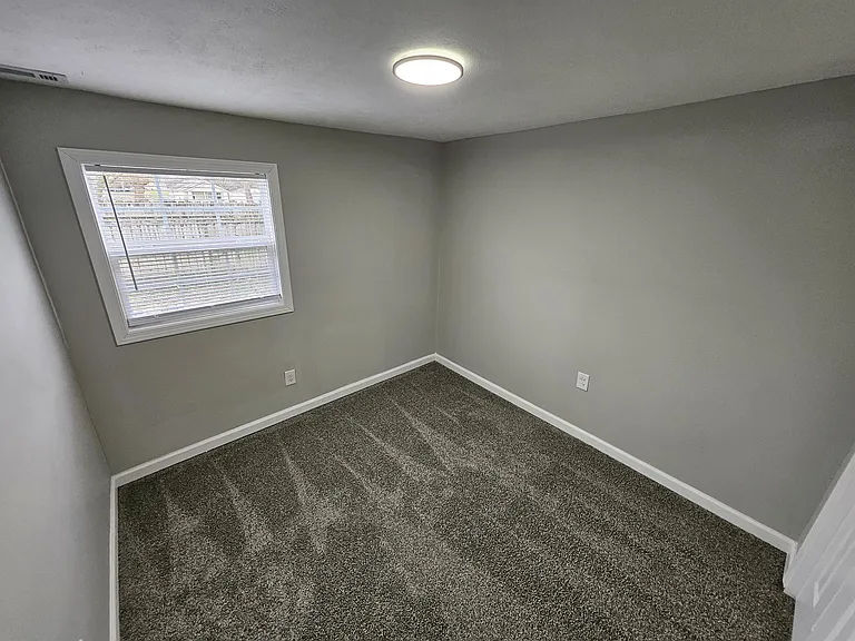 5221 Melrose Ave — Photo 22