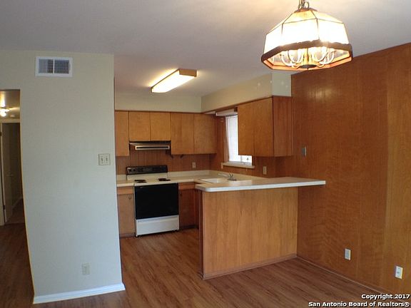 3rd image of 123 Sunnyland Dr