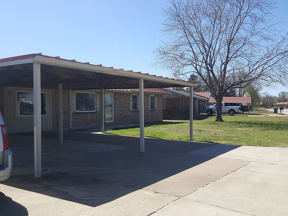 1st image of 706 W Electric Ave