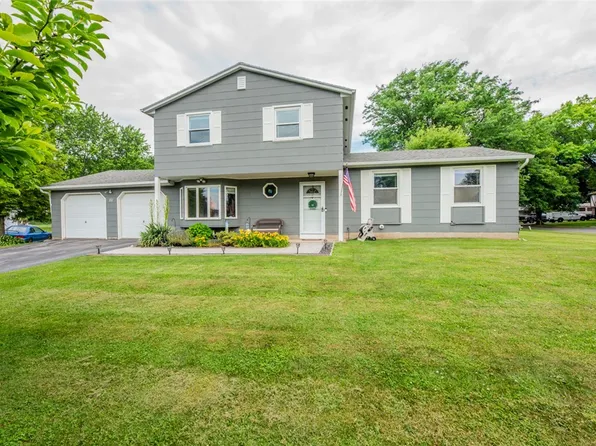 22 Tarrycrest Ln, Rochester, NY 14606