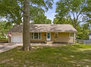 6714 W 73rd St, Overland Park, KS 66204
