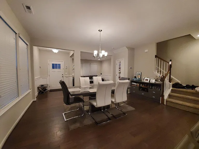 1013 Metropolitan Dr — Photo 10