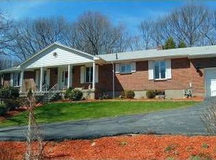 9 Cameron Rd, Andover, MA 01810