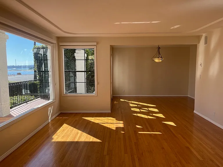 3516 Crown Point Dr — Photo 2