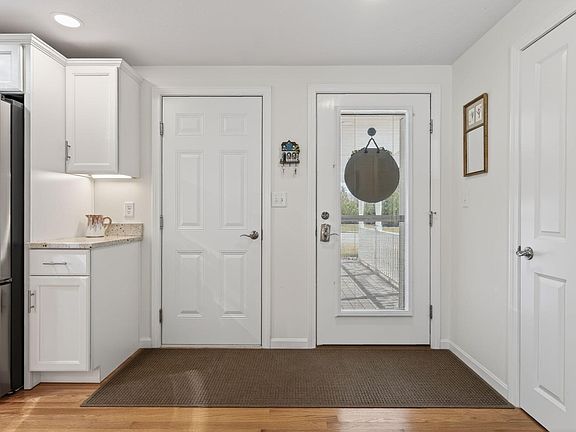 4th image of 14 Mica Court #51P