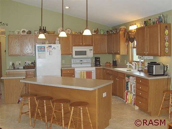3rd image of 31 Cedar Dr
