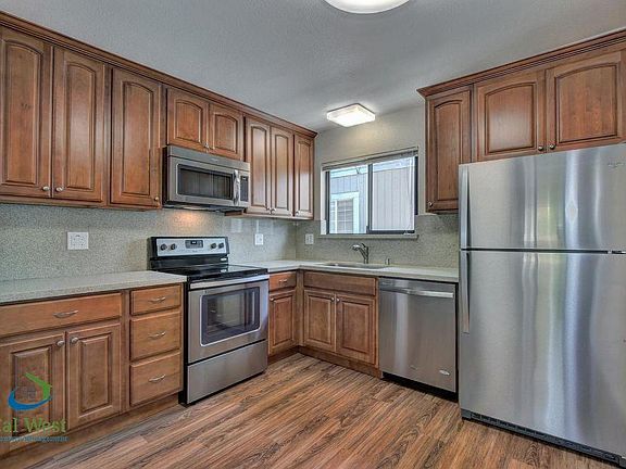4th image of 428 S 11th St #12