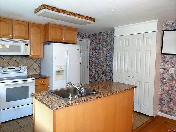 4th image of 210 Schepps Ln