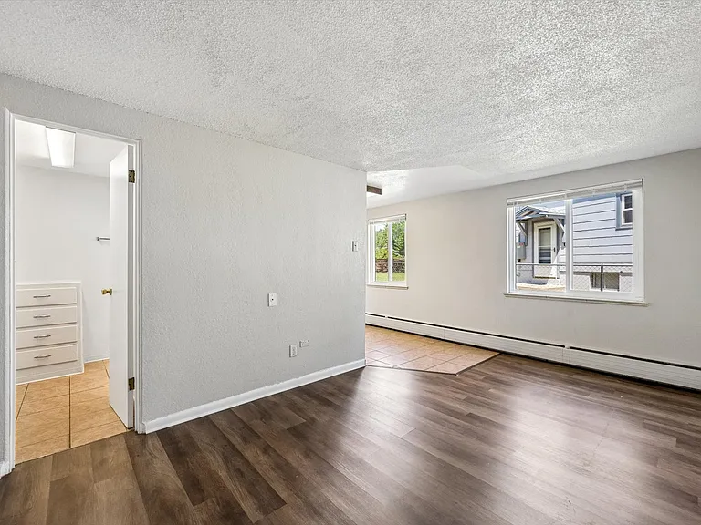 Kimberly Apartments — Photo 11