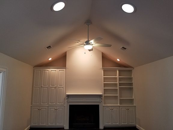 5th image of 1014 Bradford Pl