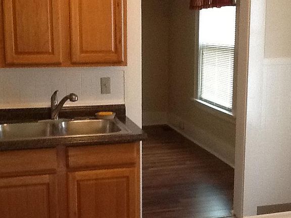 3rd image of 316 E 2nd St APT 1