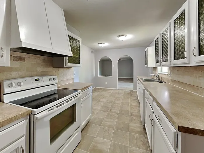 2706 Santa Anna Dr — Photo 5