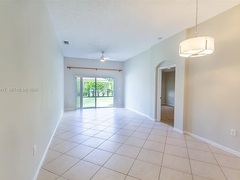 11811 SW 8th St — Photo 8