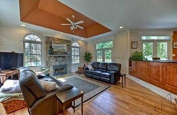 4th image of 3158 Mary Etta Ln