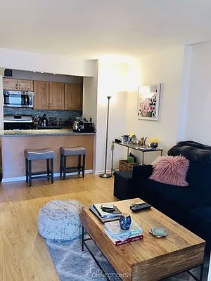 Rented by City Connections Realty | media 9