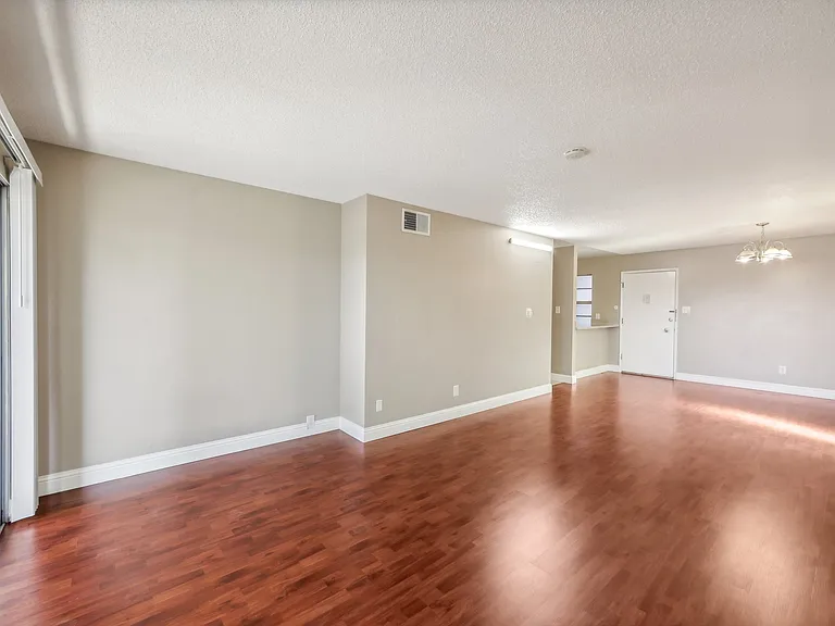 1406 Henry Street — Photo 15