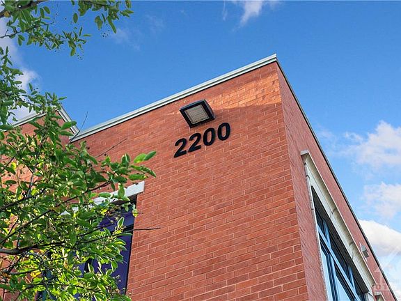 2nd image of 2200 Prince Of Wales Dr #401