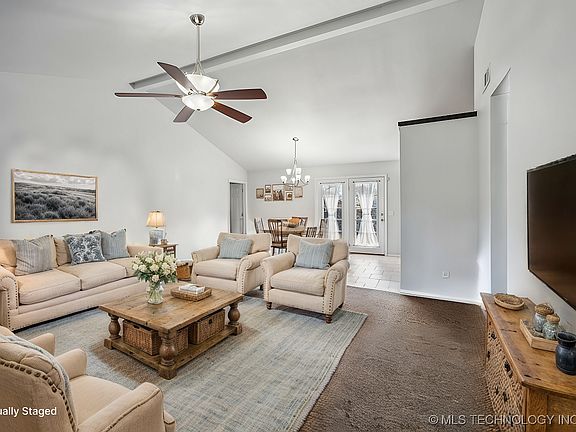 3rd image of 408 N Lincoln Ave
