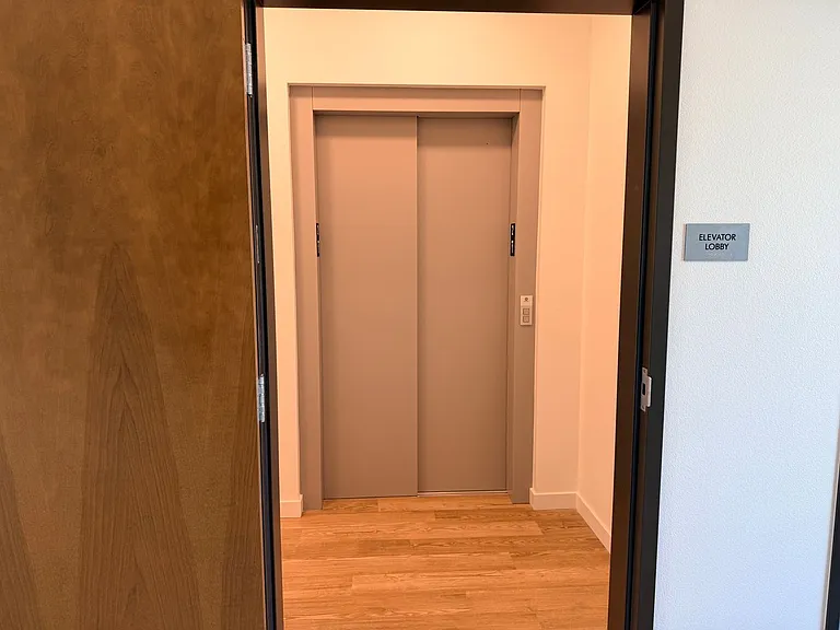 Abbey Creek Square Luxury Apartments — Photo 54