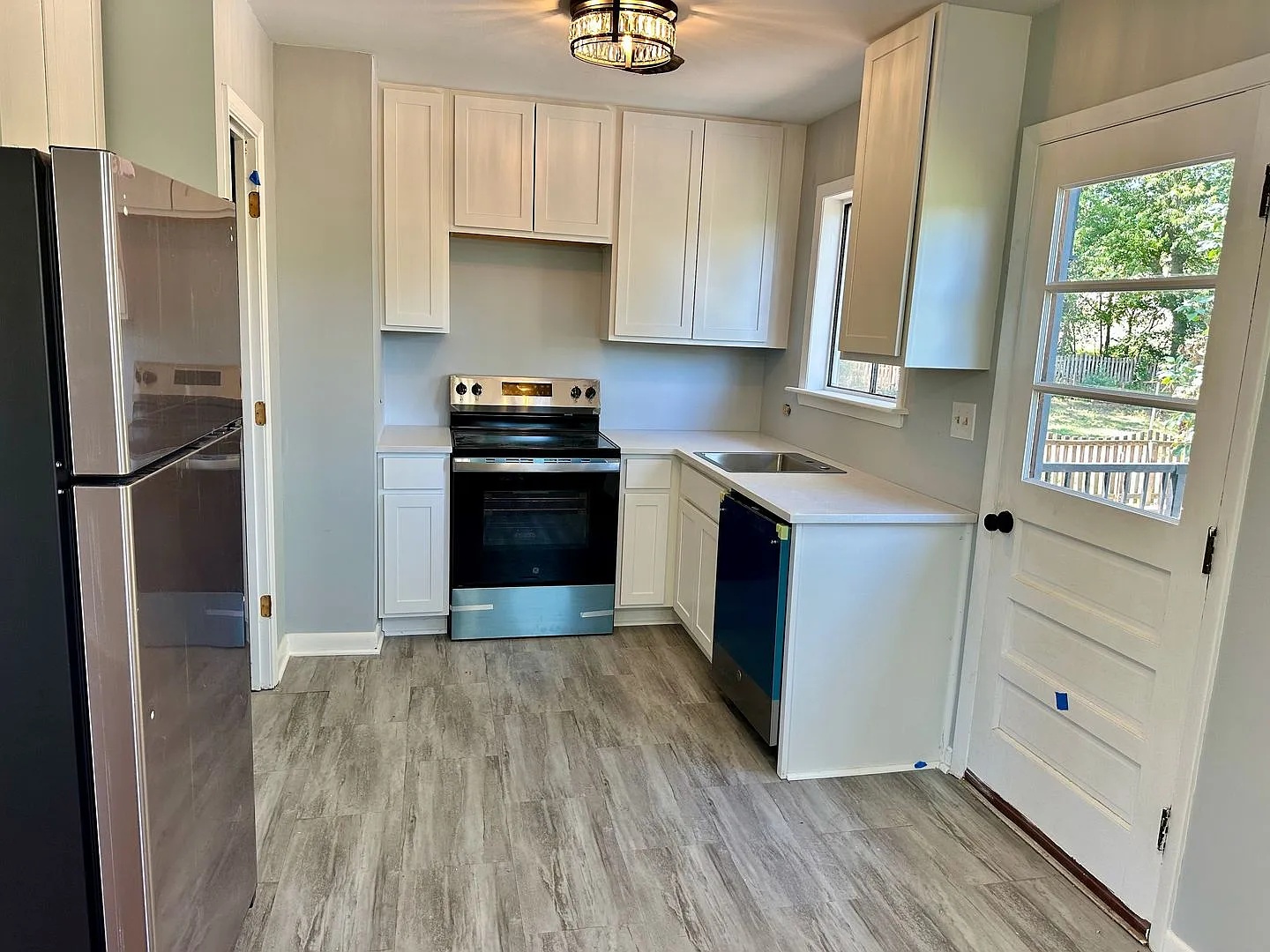 203 Palatine Ave — Photo 4