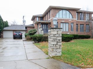 7238 N Kenneth Ave, Lincolnwood, IL 60712