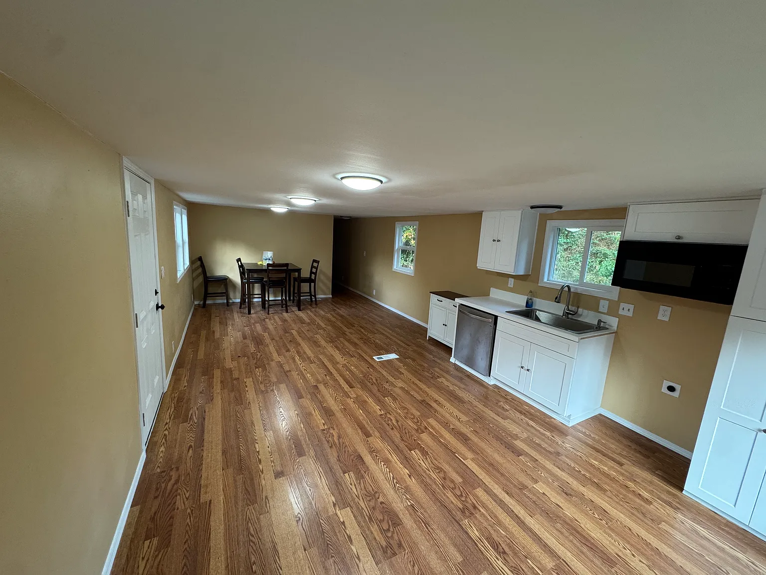 2 bed, 1000 sqft, $1,500 — Photo 4