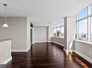 201 N 8th St APT 512, Philadelphia, PA