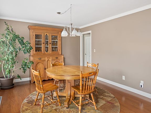 4th image of 3215 E Locust St APT 70