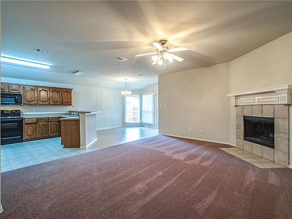 4th image of 326 Highland Valley Ct