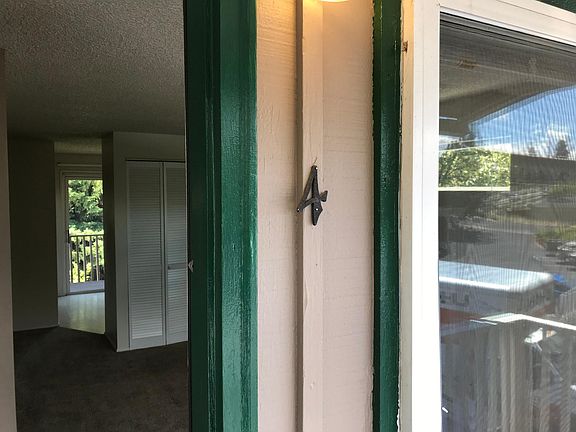2nd image of 330 SE 15th St APT 4