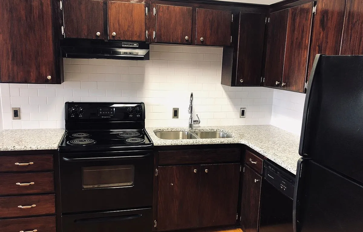1 bed, 1.0 bath, 1250 sqft, $1,595 — Photo 3