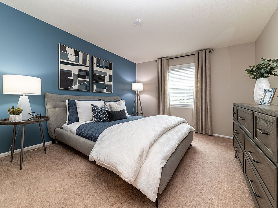 Cozy bedroom with carpet
