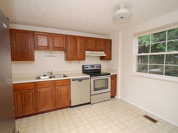 Eat-in Kitchen